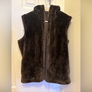 KEREN hart Chocolate Faux Fur Vest